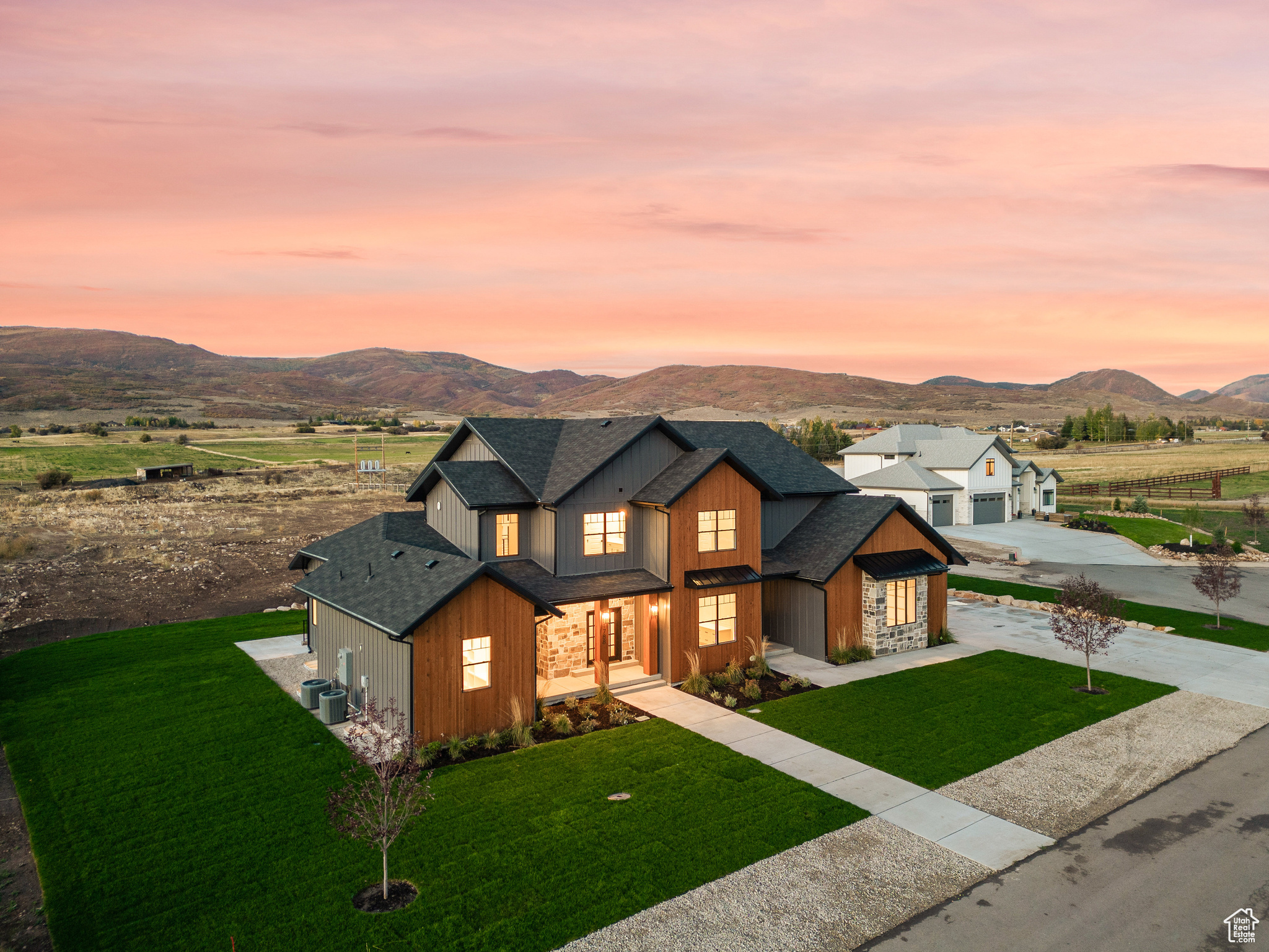 FARMHOUSE FLATS - Residential