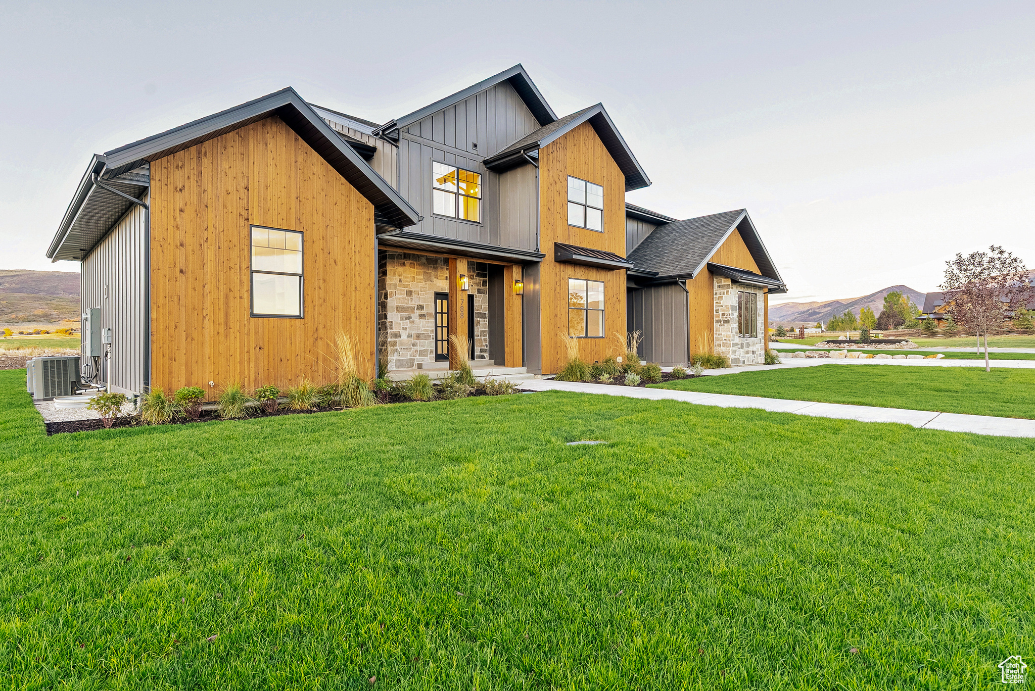 FARMHOUSE FLATS - Residential