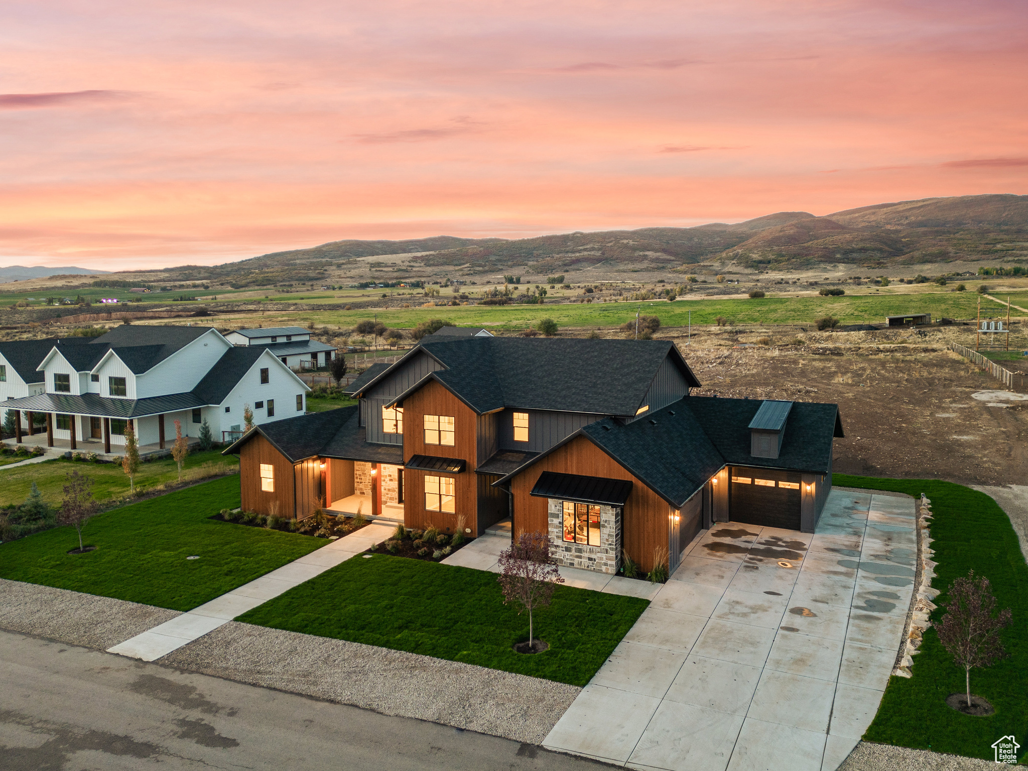 FARMHOUSE FLATS - Residential