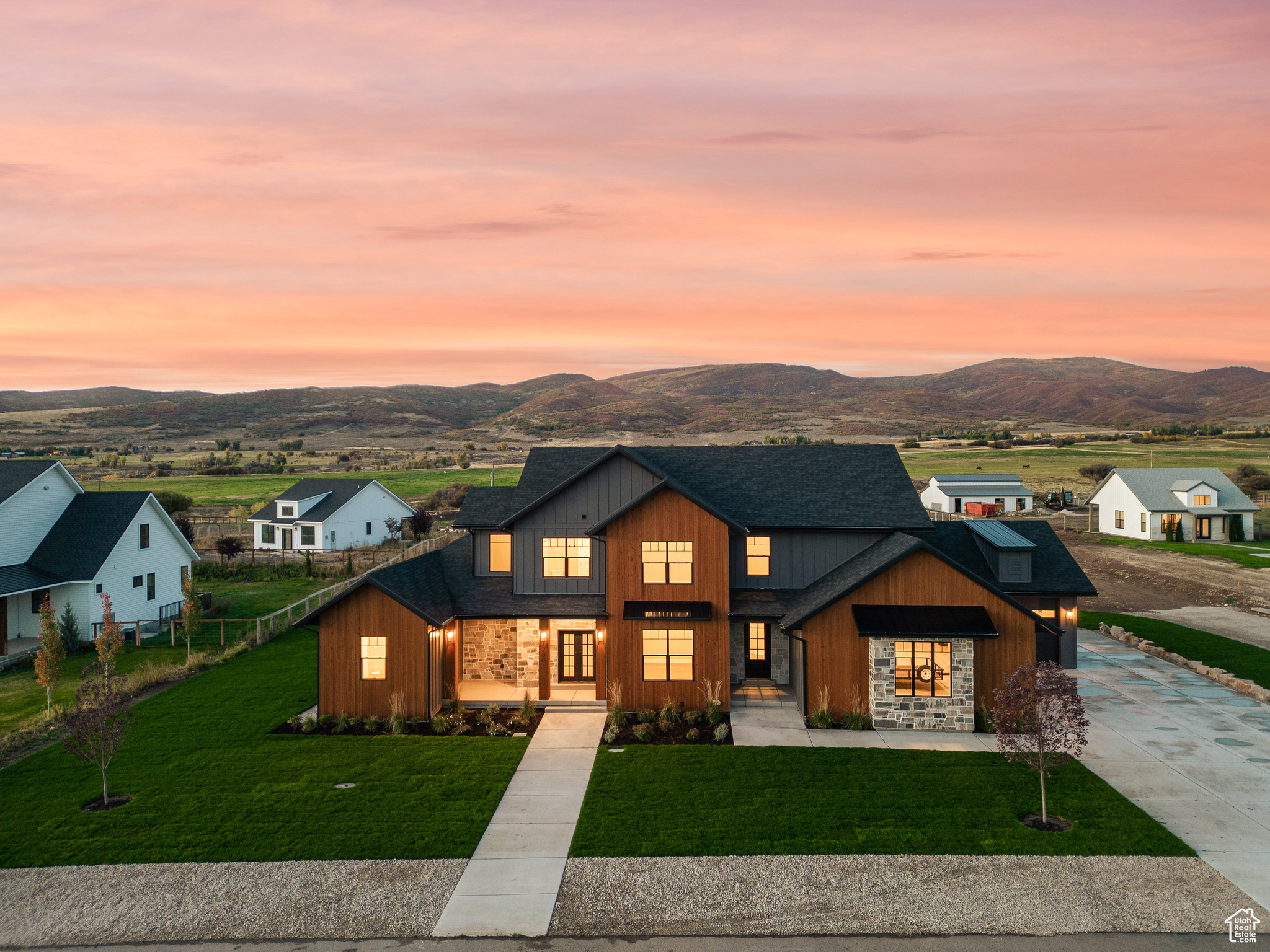 FARMHOUSE FLATS - Residential