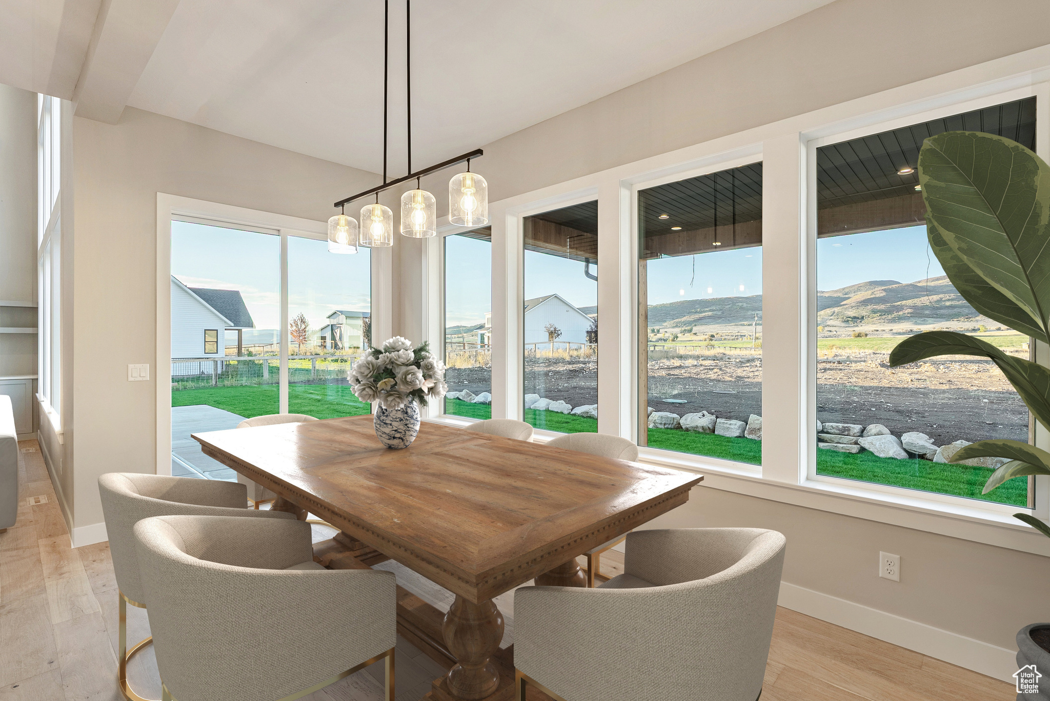 FARMHOUSE FLATS - Residential