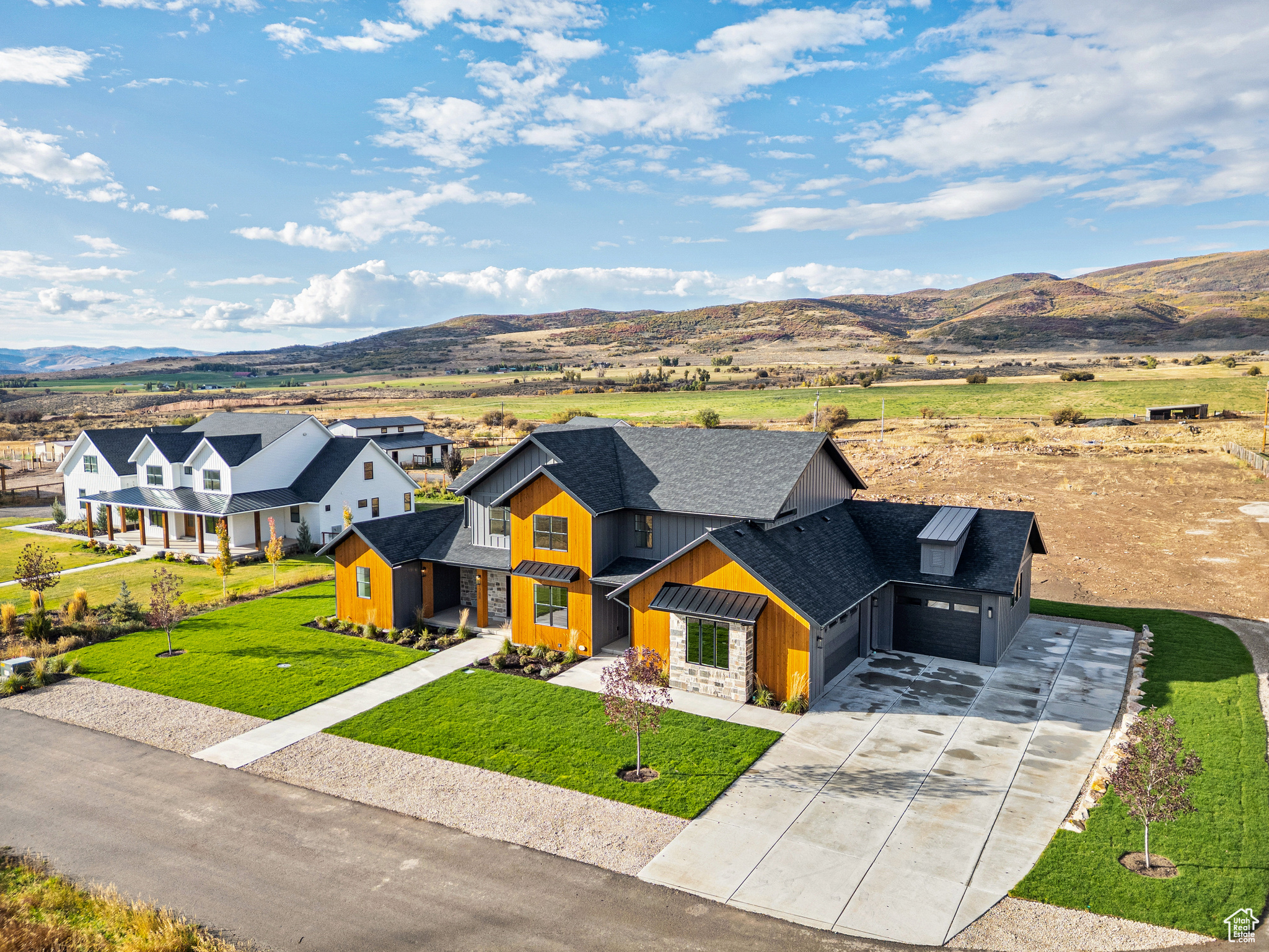 FARMHOUSE FLATS - Residential