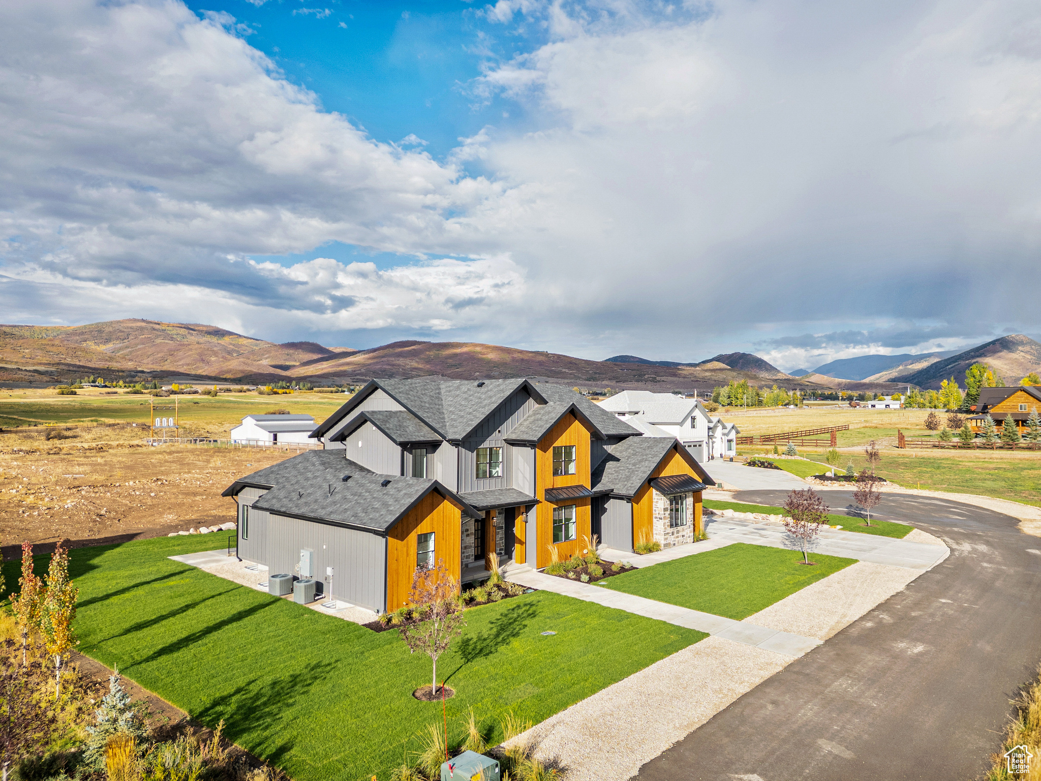 FARMHOUSE FLATS - Residential