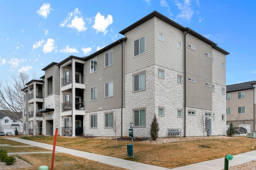 Great Top condo in Gardner Point with large open floor plan and vaulted ceilings. Conveniently located minutes from shopping, schools, parks, restaurants, and quick access to I-15 and Mountain View Corridor. Complete with 9 ft ceilings through out the home, vaulted ceilings in the primary suite and family room, quartz countertops, stainless steel appliances, great views from balcony, and much more. Condo shows like a brand new condo and is in great shape.