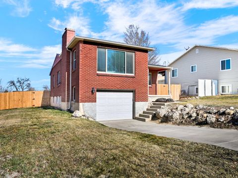Tiny photo for 652 W 3600 S, Bountiful, UT 84010 (MLS # 2135497)