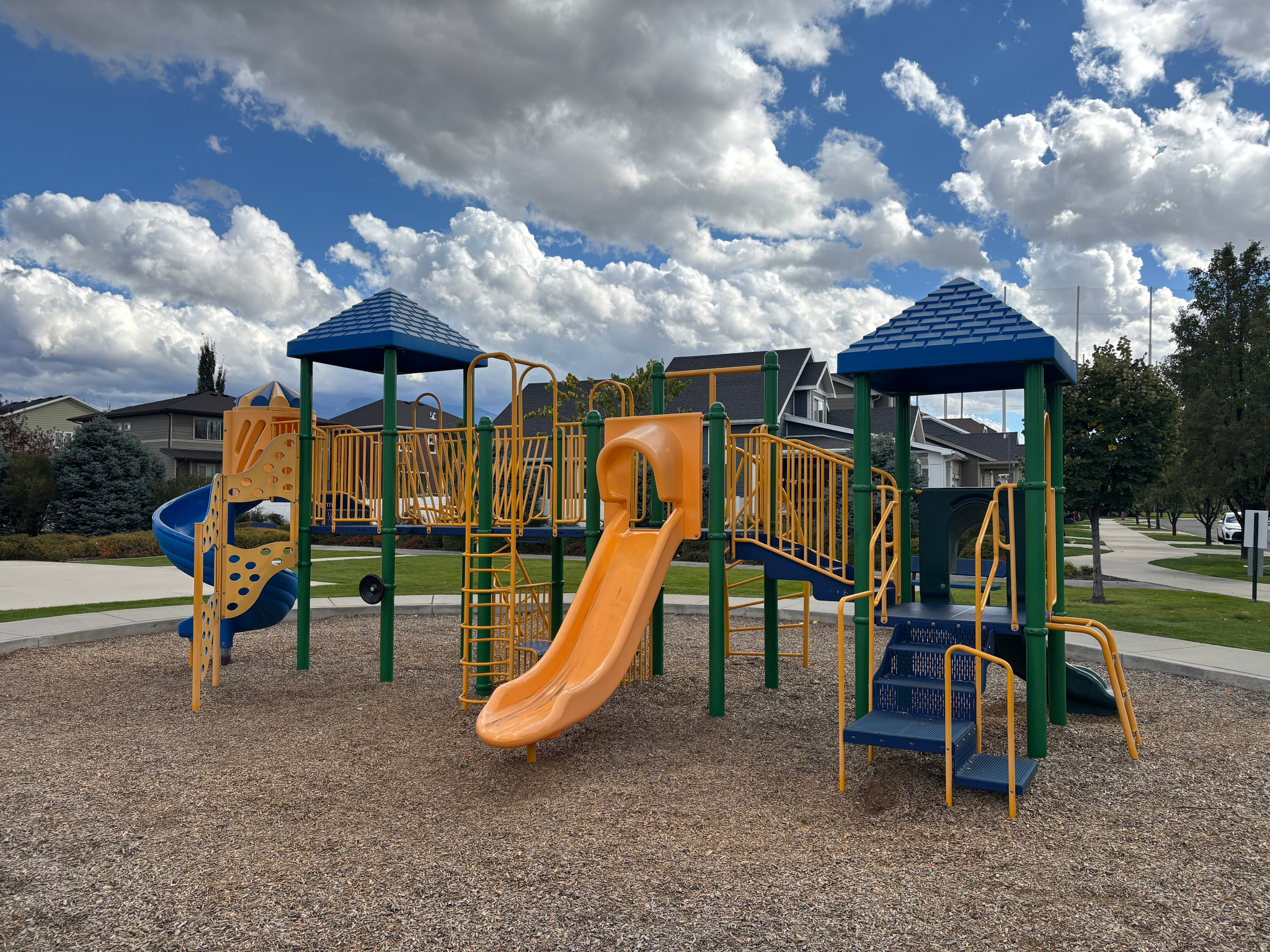 EAST RIVERWALK - Residential