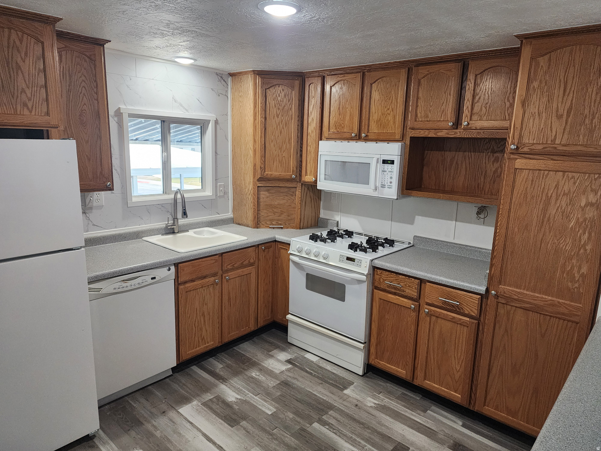 CAMELOT - Residential