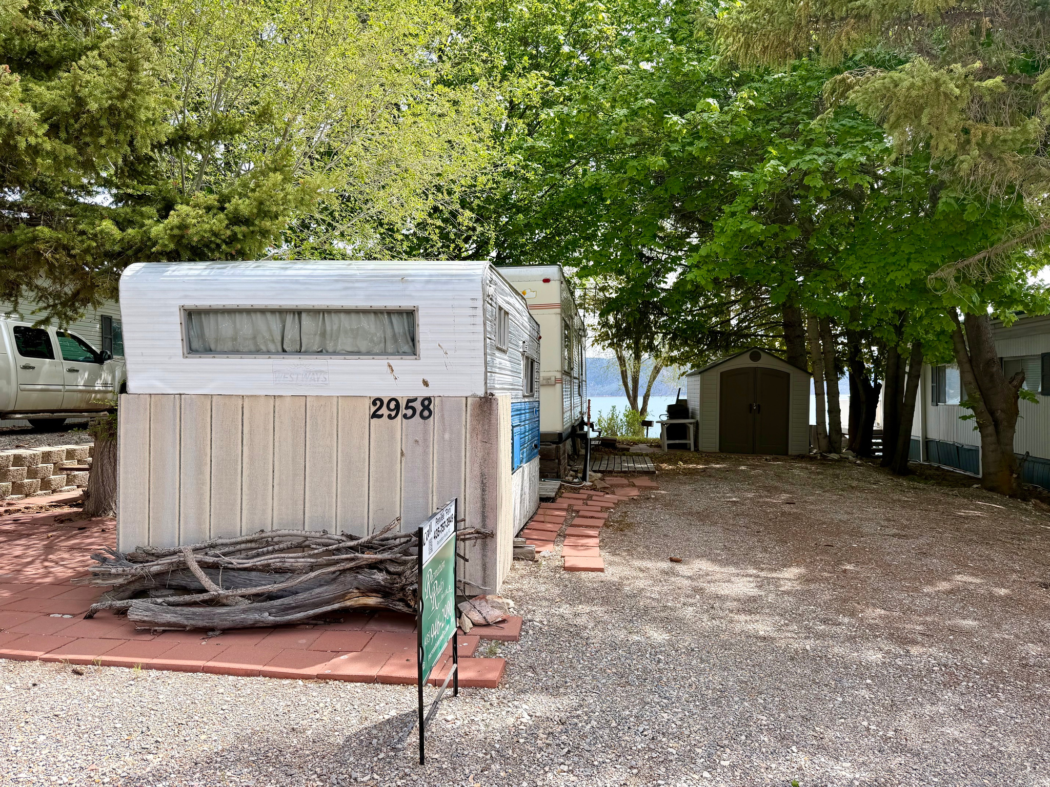 SW TRAILER CAMPER PARK I, II, III - Land
