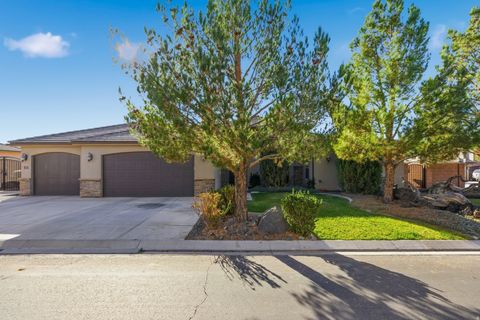 Photo of 156 E HOLLY WAY, Washington, UT 84780 (MLS # 2128947)