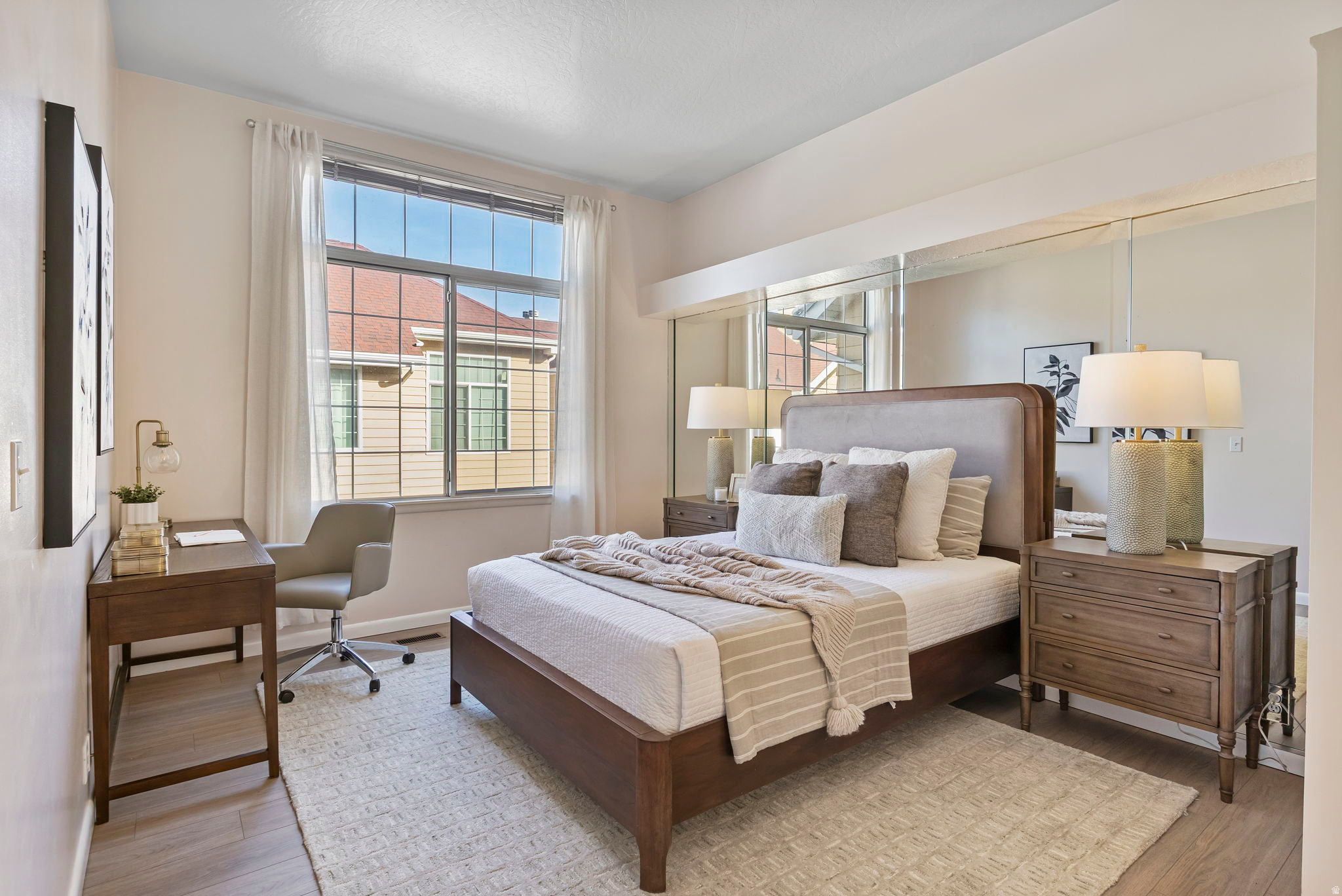 CROSSPOINTE - Residential