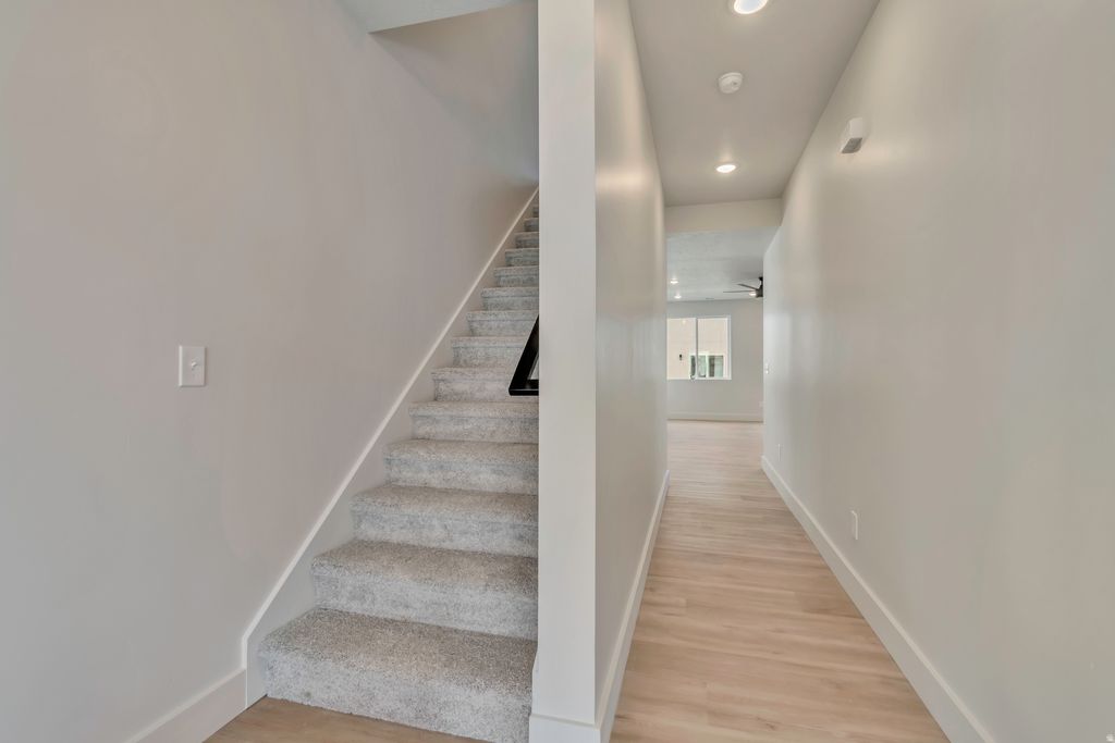 Photo of 2535 W SANTE FE Dr, Springville, UT 84664 (MLS # 2148832)