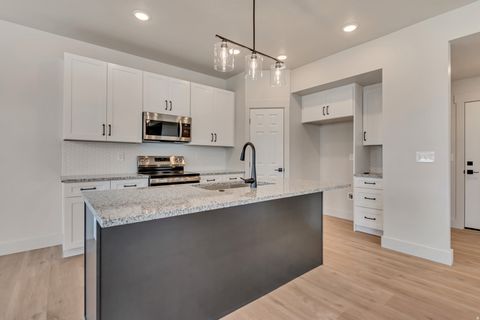 Tiny photo for 2535 W SANTA FE Dr, Springville, UT 84664 (MLS # 2148832)