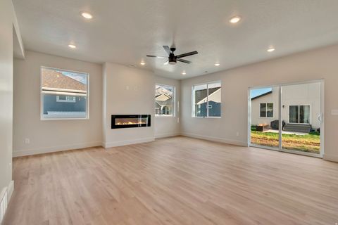 Tiny photo for 2535 W SANTA FE Dr, Springville, UT 84664 (MLS # 2148832)