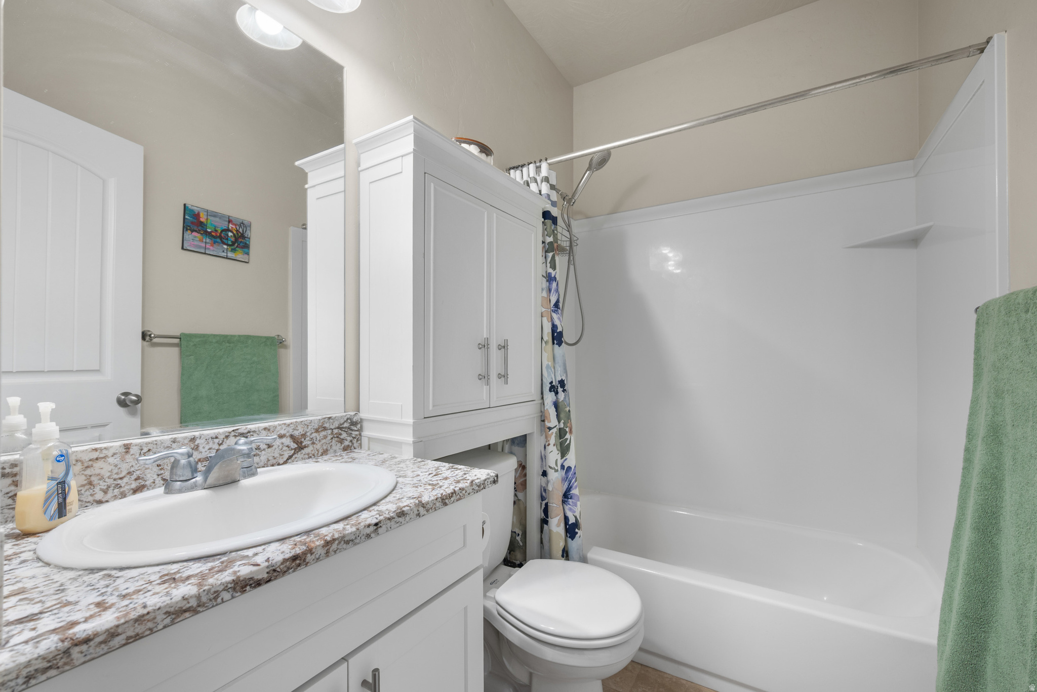 HILLCREST CONDOS - Residential