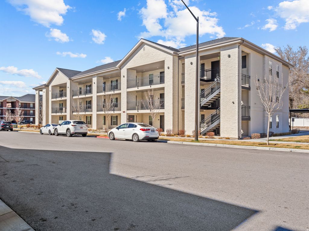 Photo of 64 W 600 S #C301, Springville, UT 84663 (MLS # 2141958)