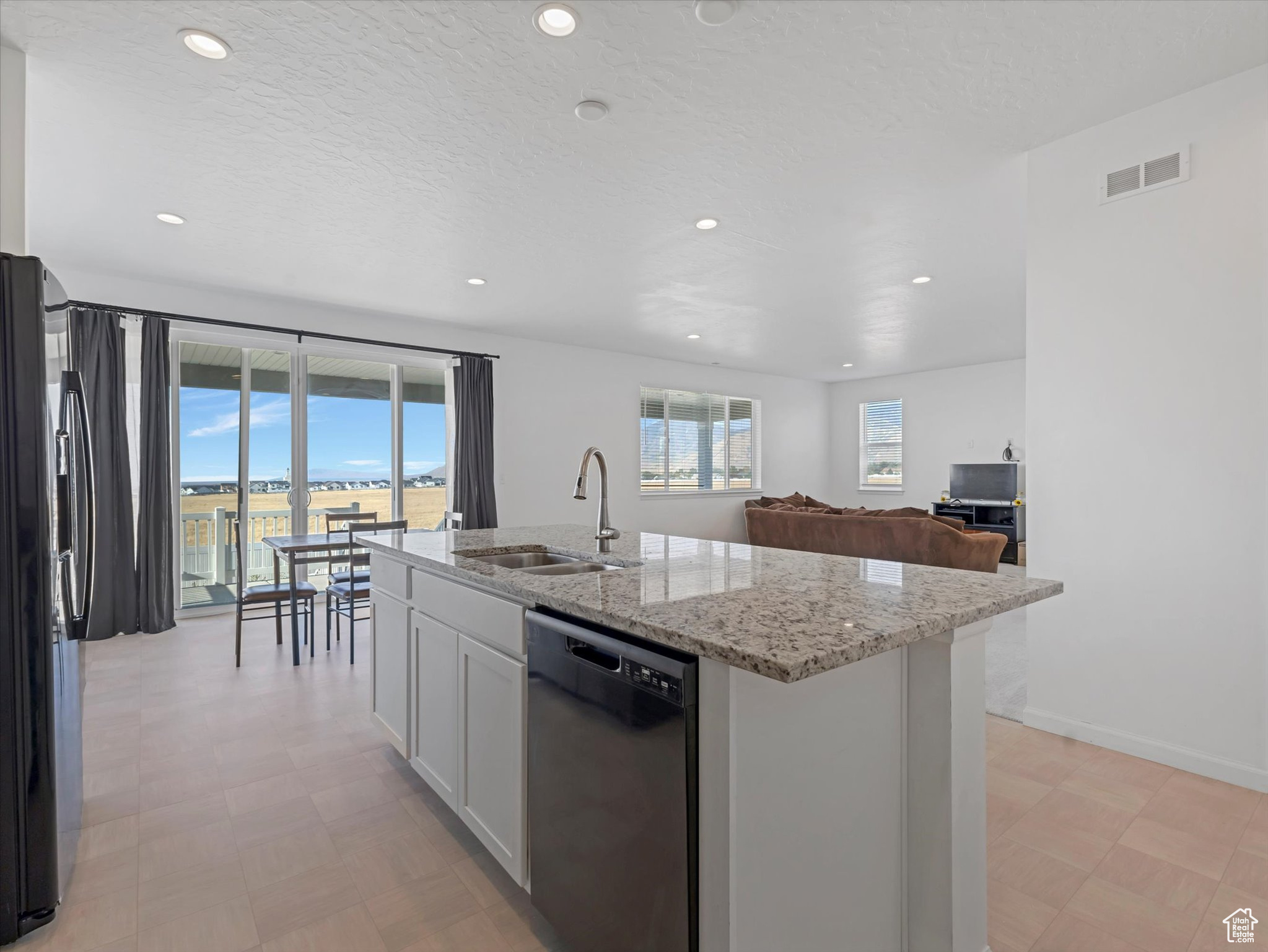 OVERLAKE - Residential