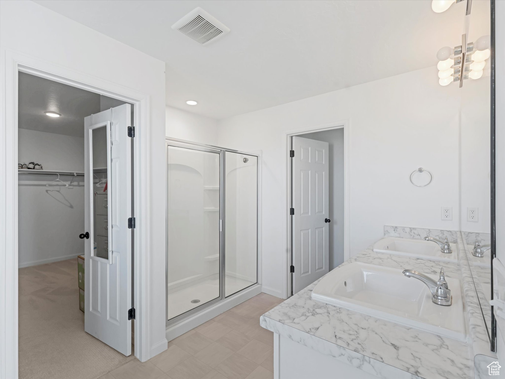 OVERLAKE - Residential