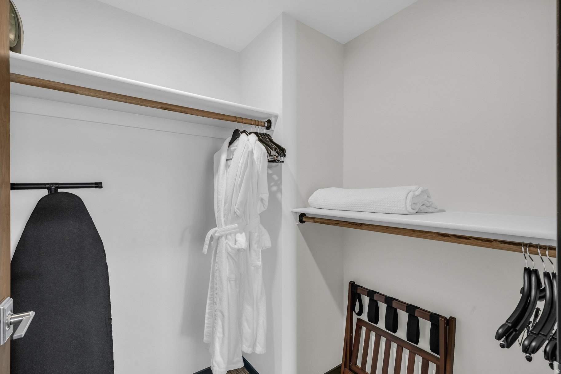 BLACK DESERT RESORT CENTER - Residential