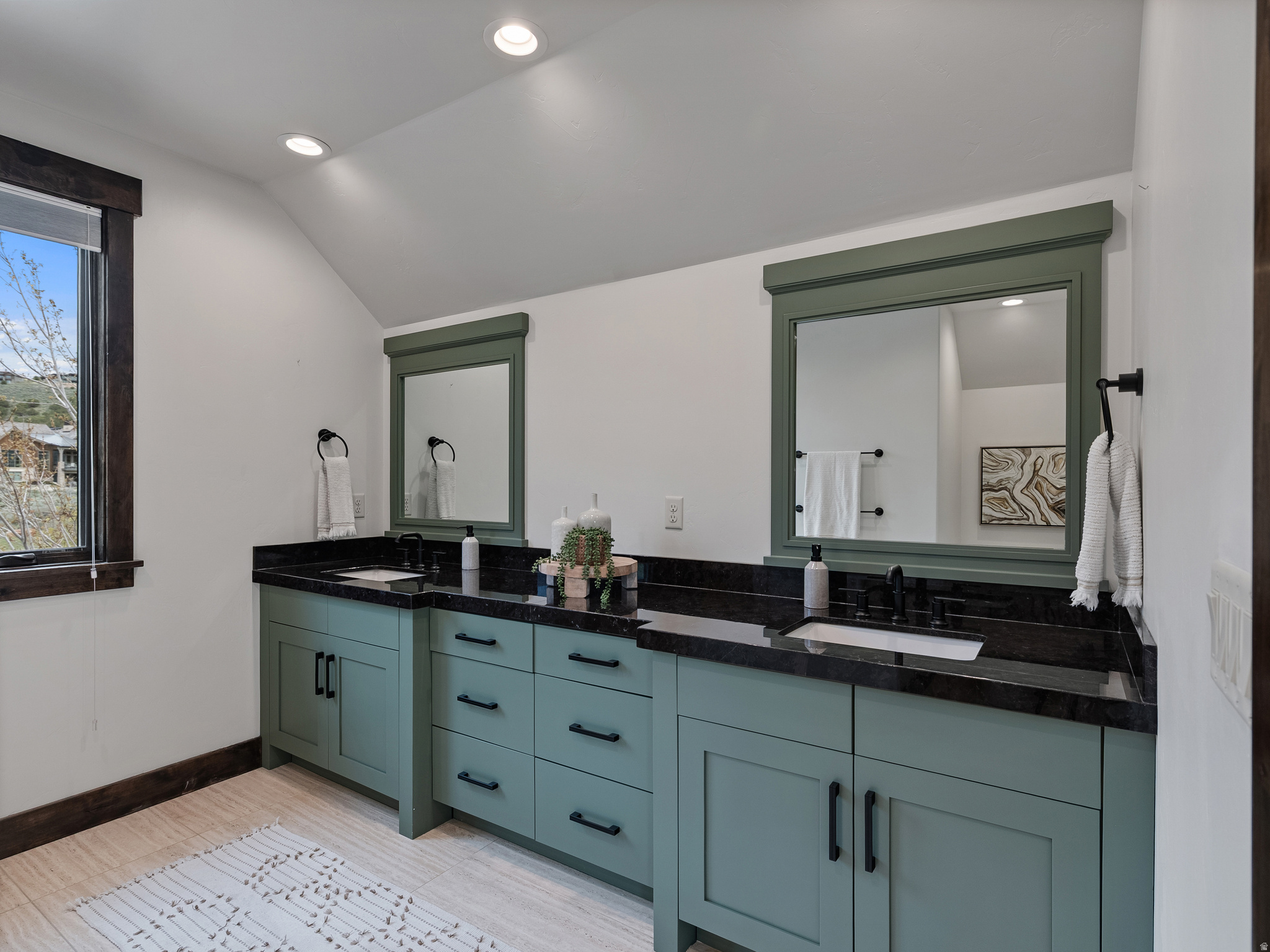 RED LEDGES - Residential