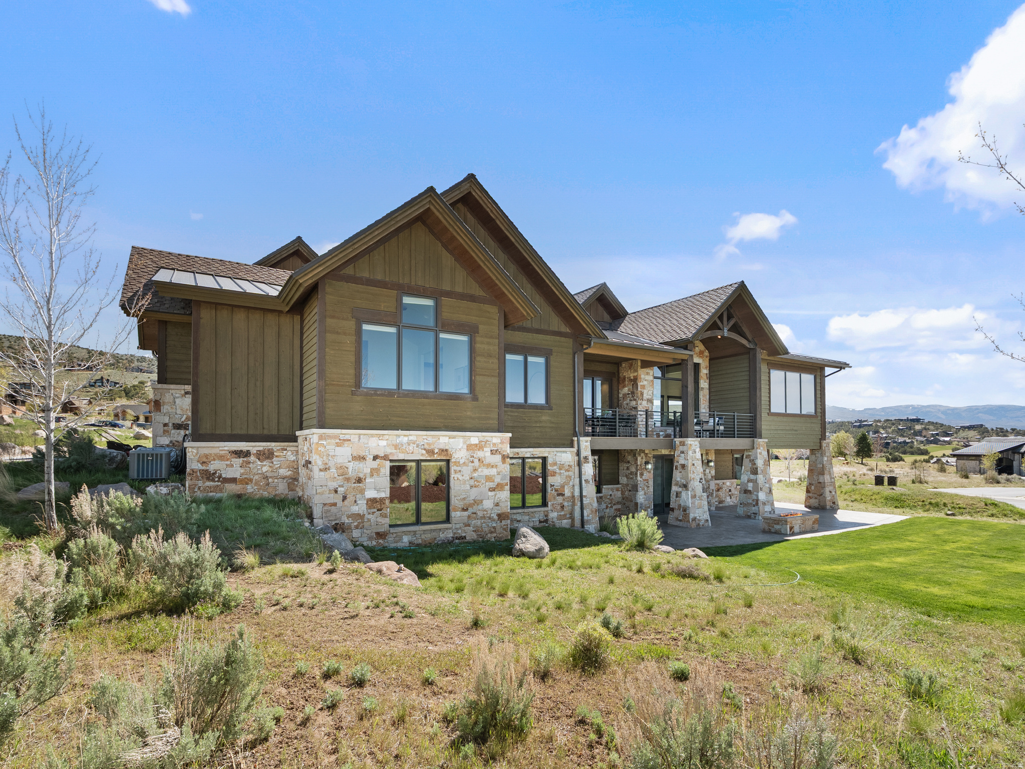RED LEDGES - Residential