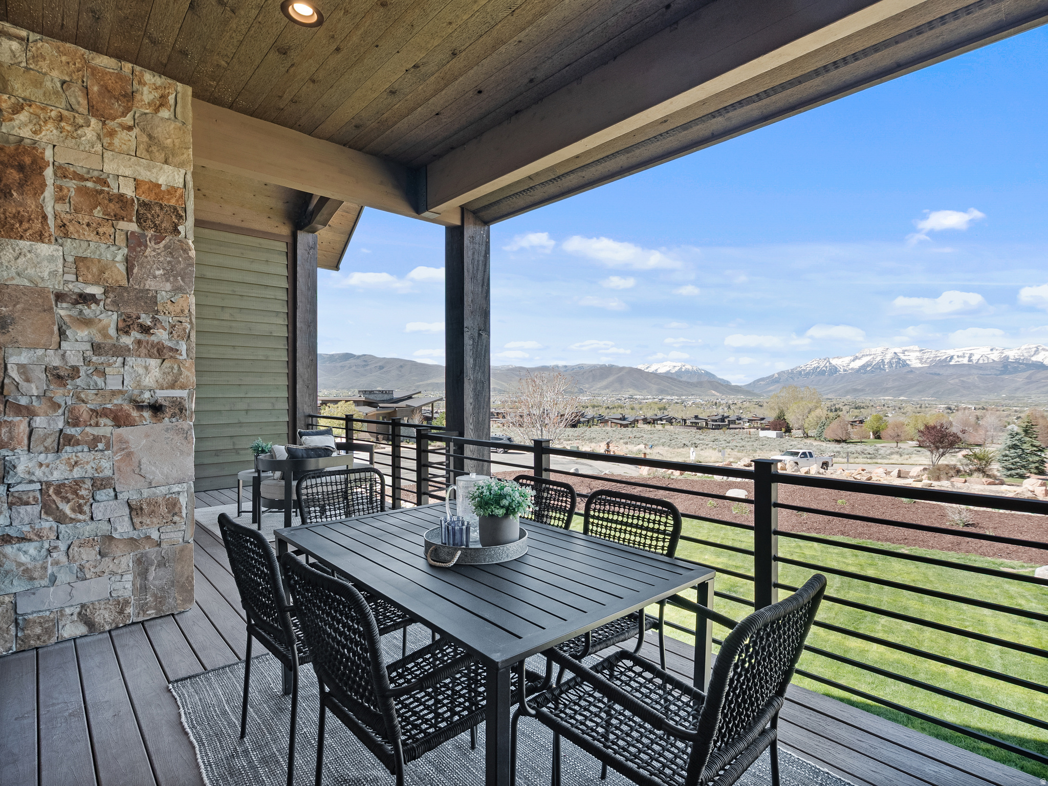 RED LEDGES - Residential