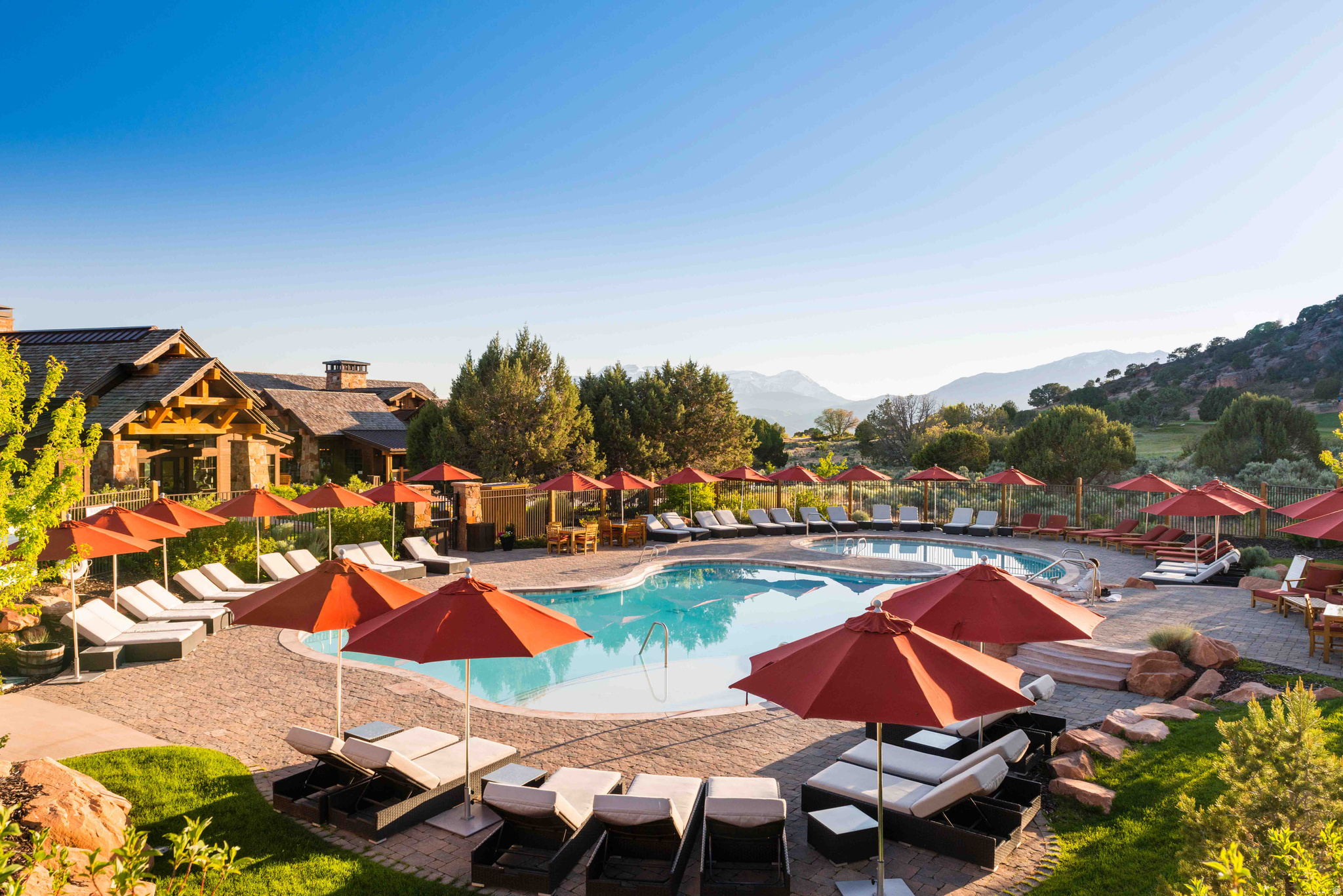 RED LEDGES - Residential