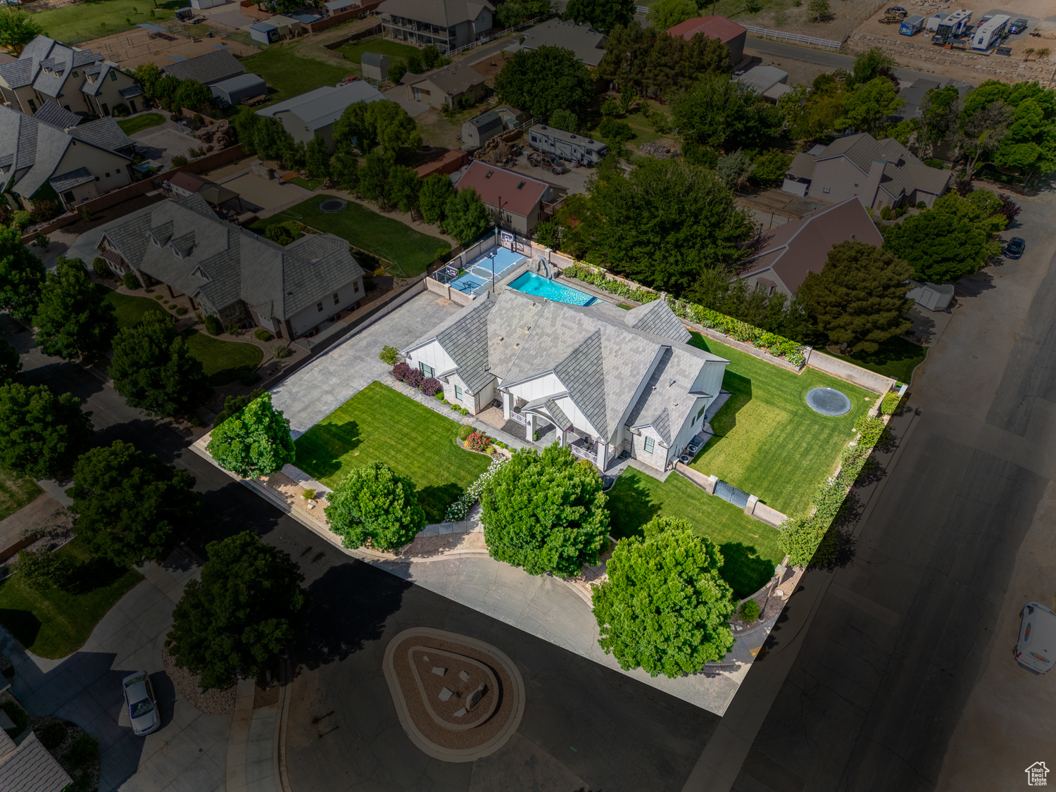 WINDSOR ESTATES AMD - Residential