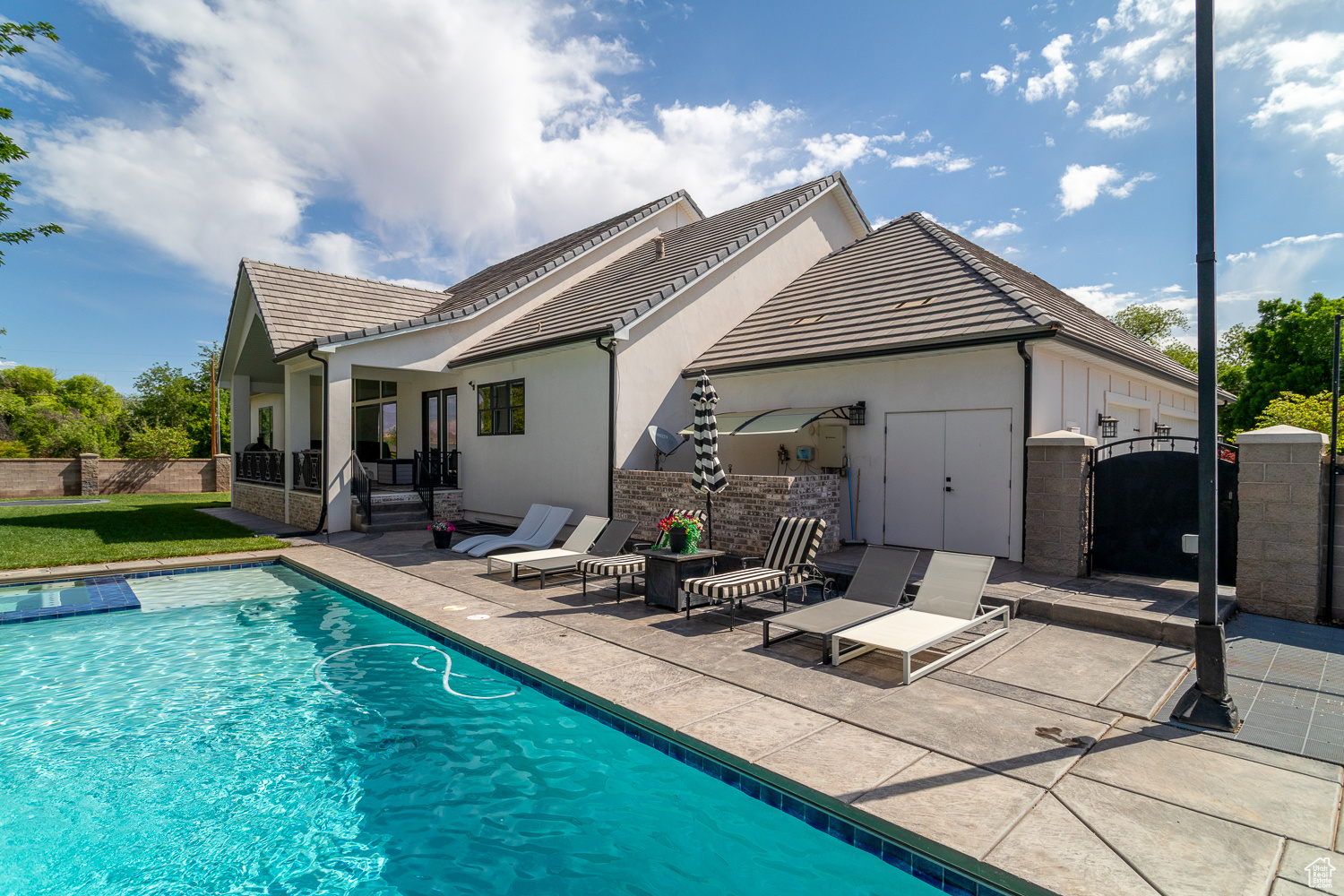 WINDSOR ESTATES AMD - Residential