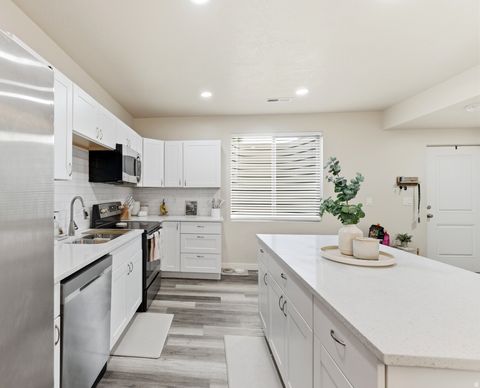 Tiny photo for 1434 W STABLE ST, Lindon, UT 84042 (MLS # 2153103)