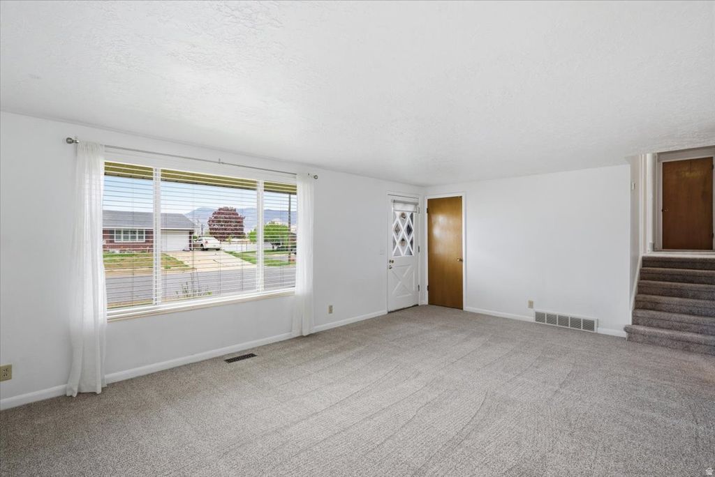Photo of 211 W 5250 S, Washington Terrace, UT 84405 (MLS # 2154753)