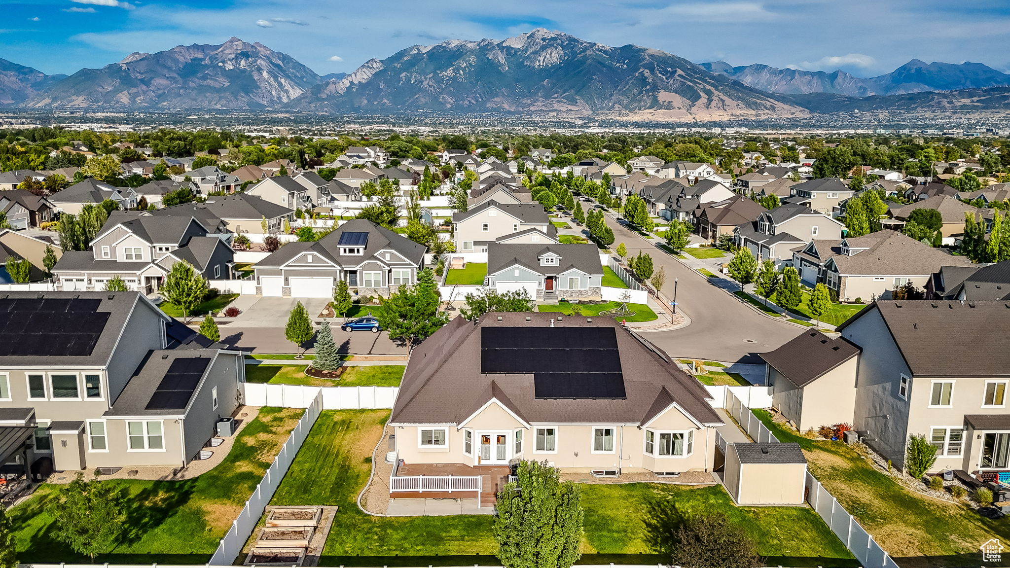 MIDAS CROSSING 233 - Residential