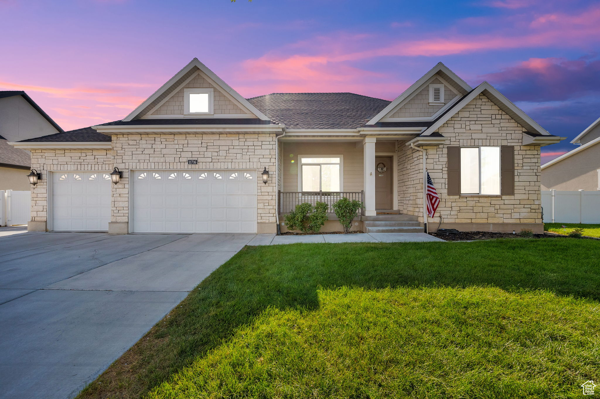 MIDAS CROSSING 233 - Residential