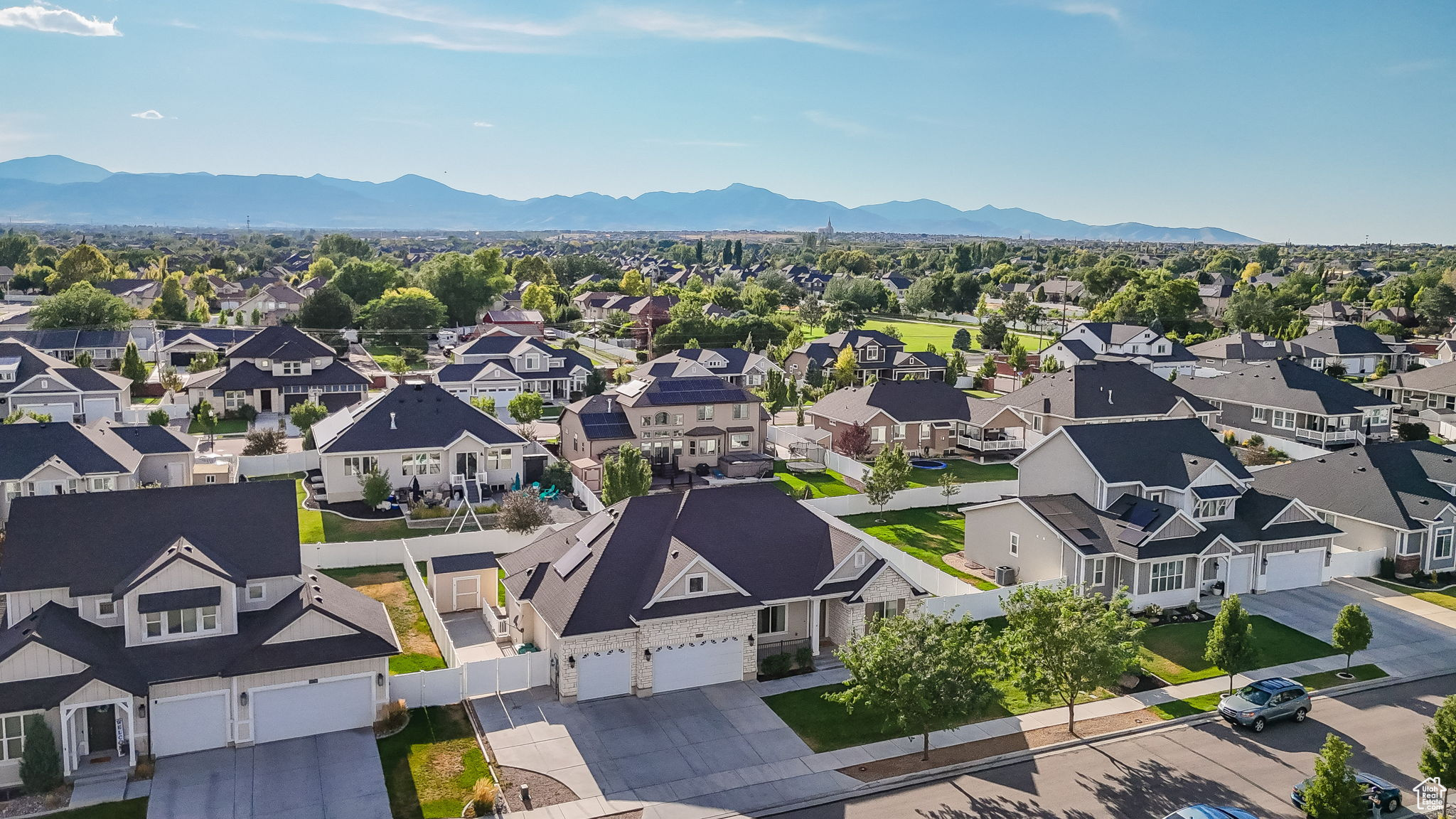 MIDAS CROSSING 233 - Residential