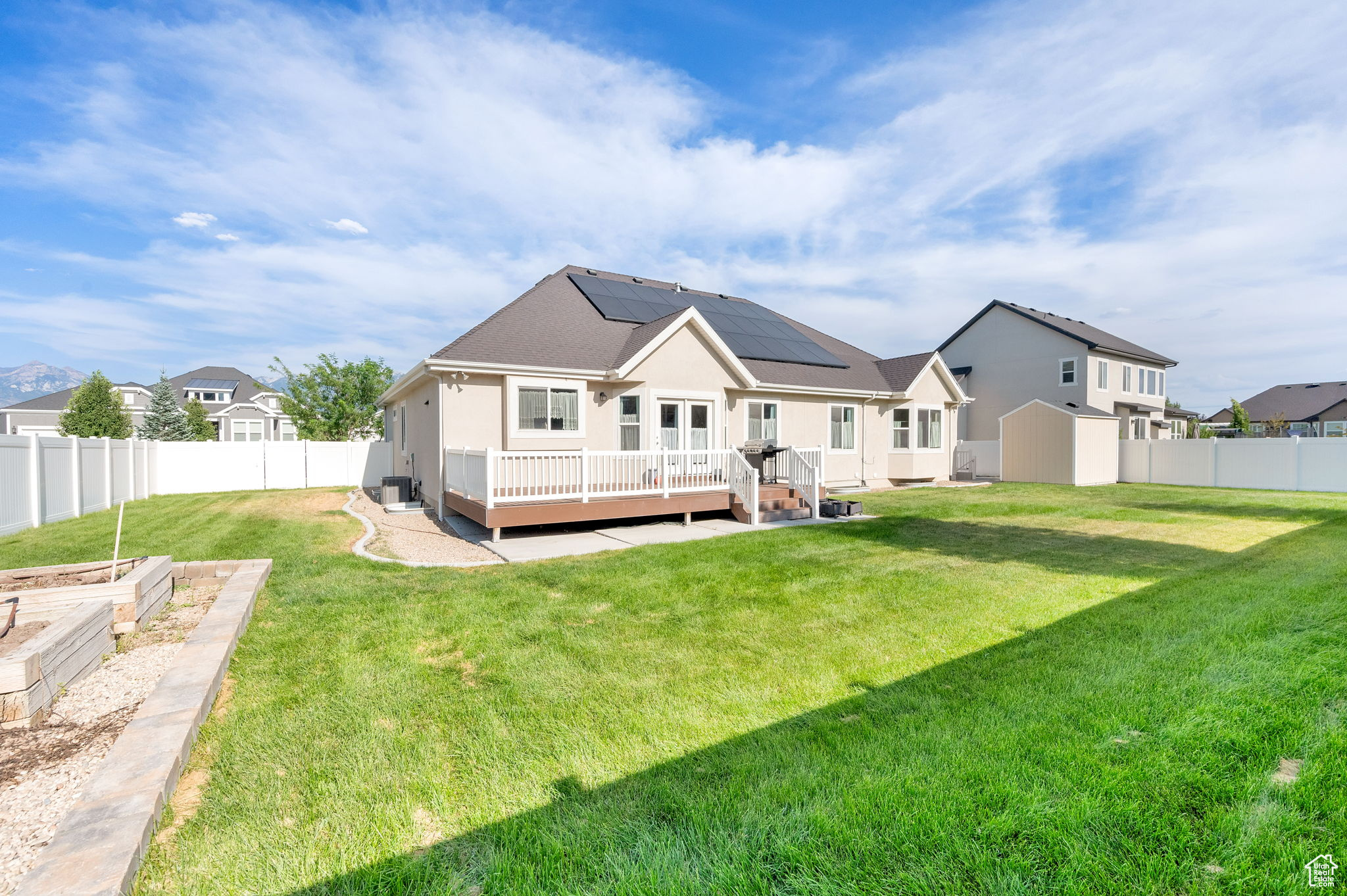 MIDAS CROSSING 233 - Residential