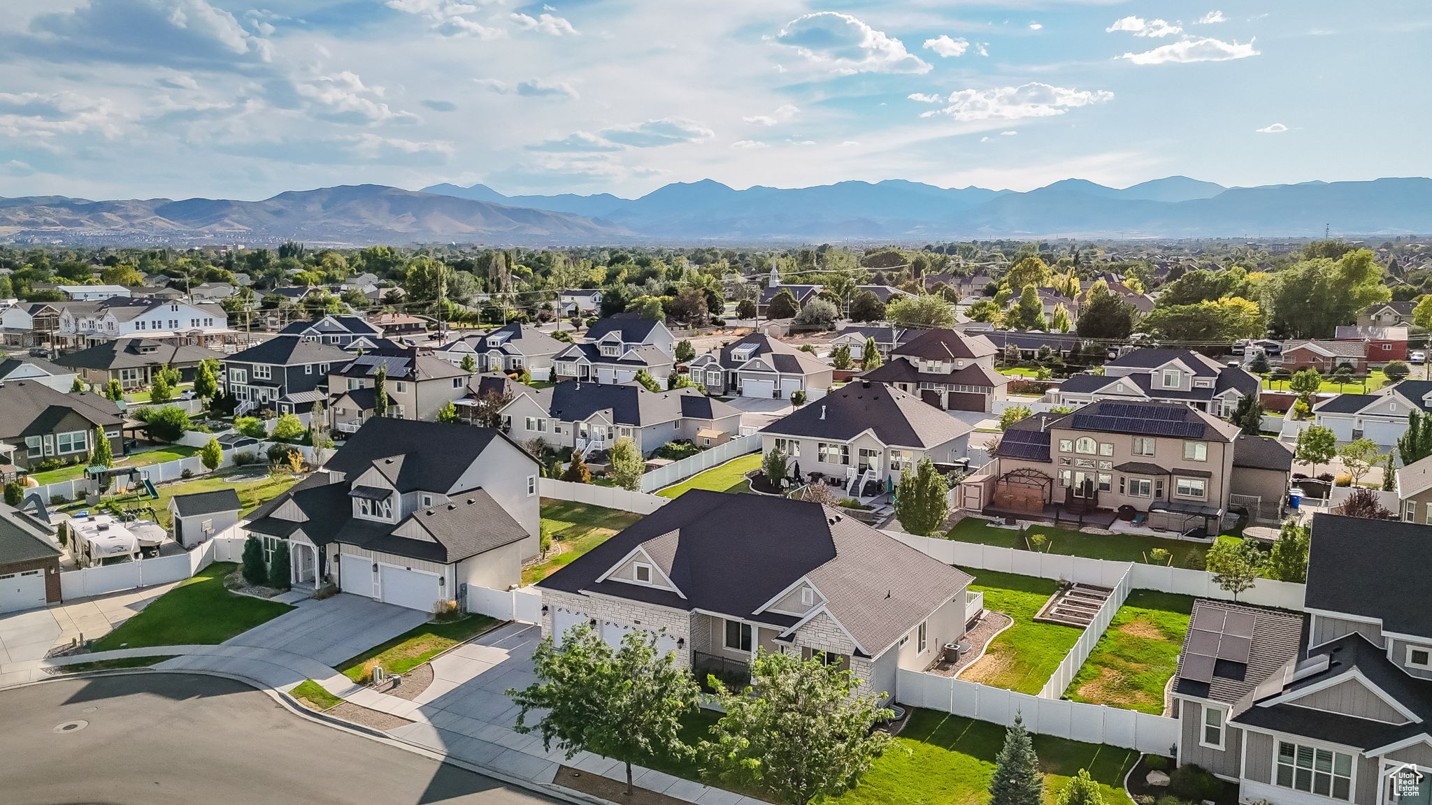 MIDAS CROSSING 233 - Residential