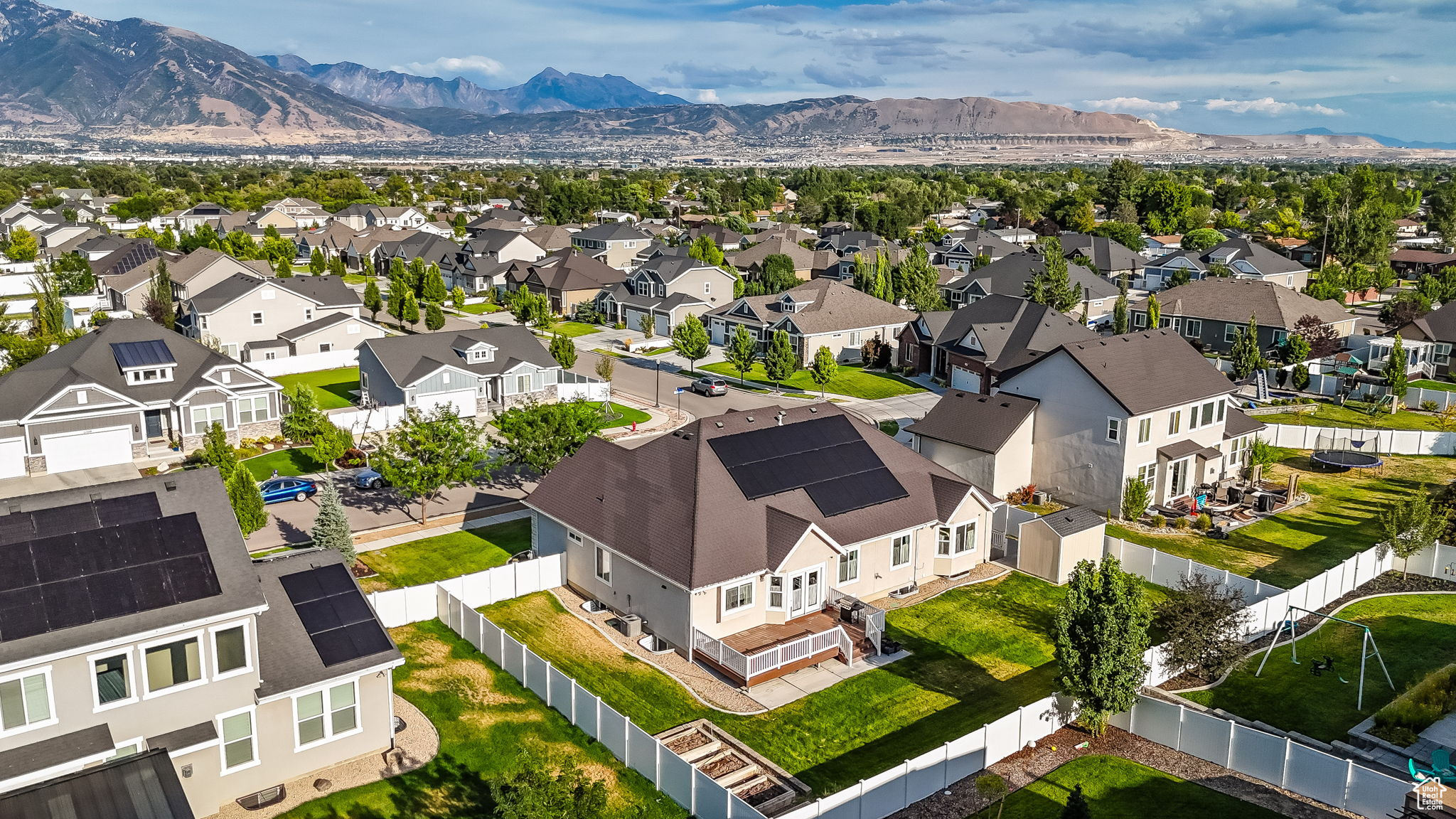 MIDAS CROSSING 233 - Residential