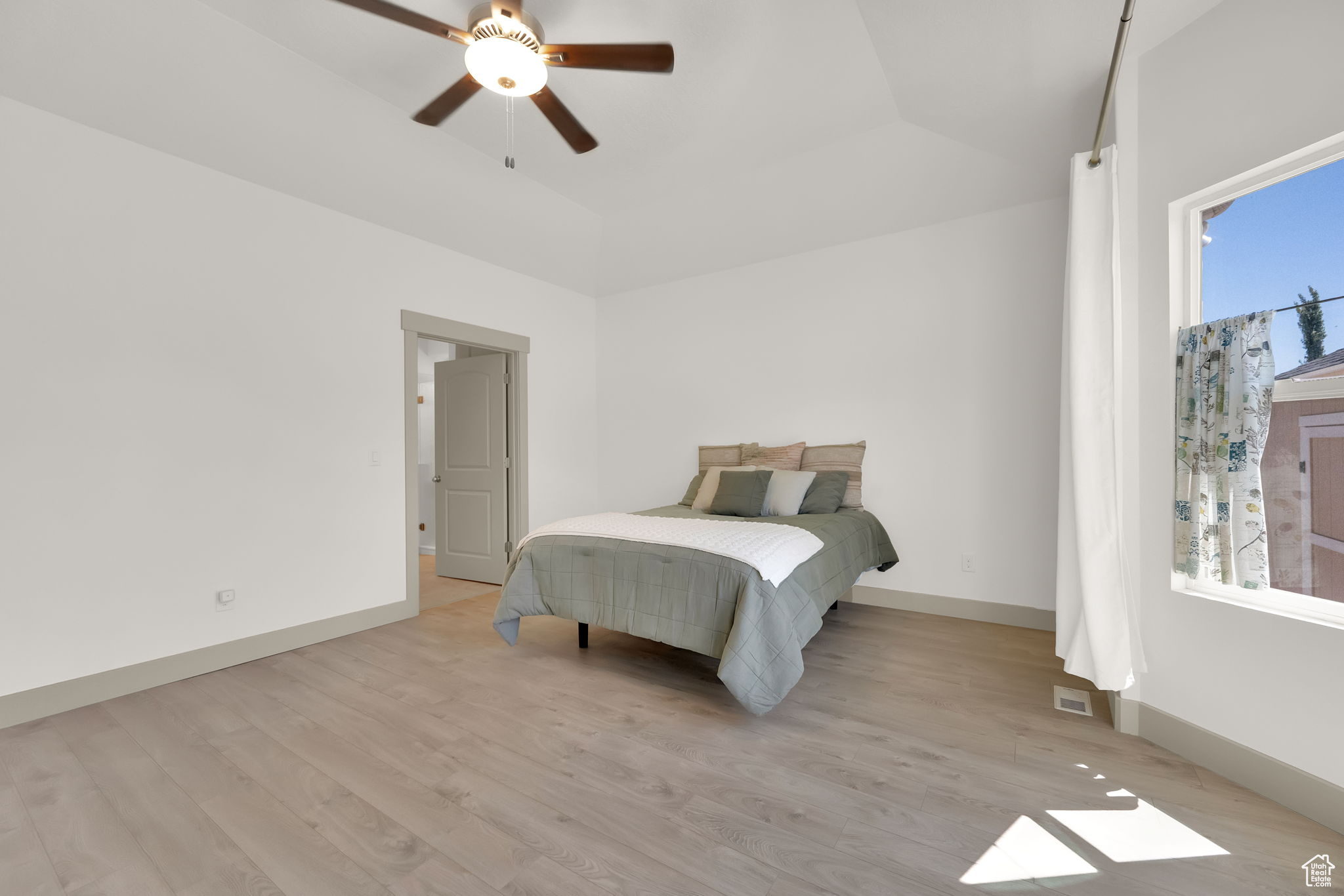 MIDAS CROSSING 233 - Residential
