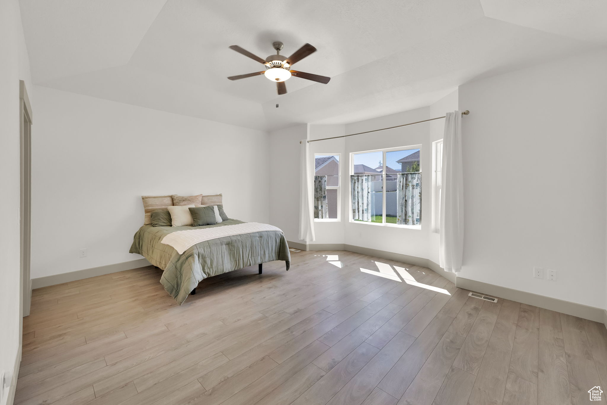 MIDAS CROSSING 233 - Residential