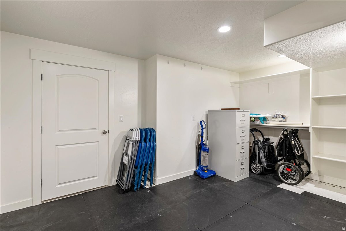 RIVER COVE - Residential