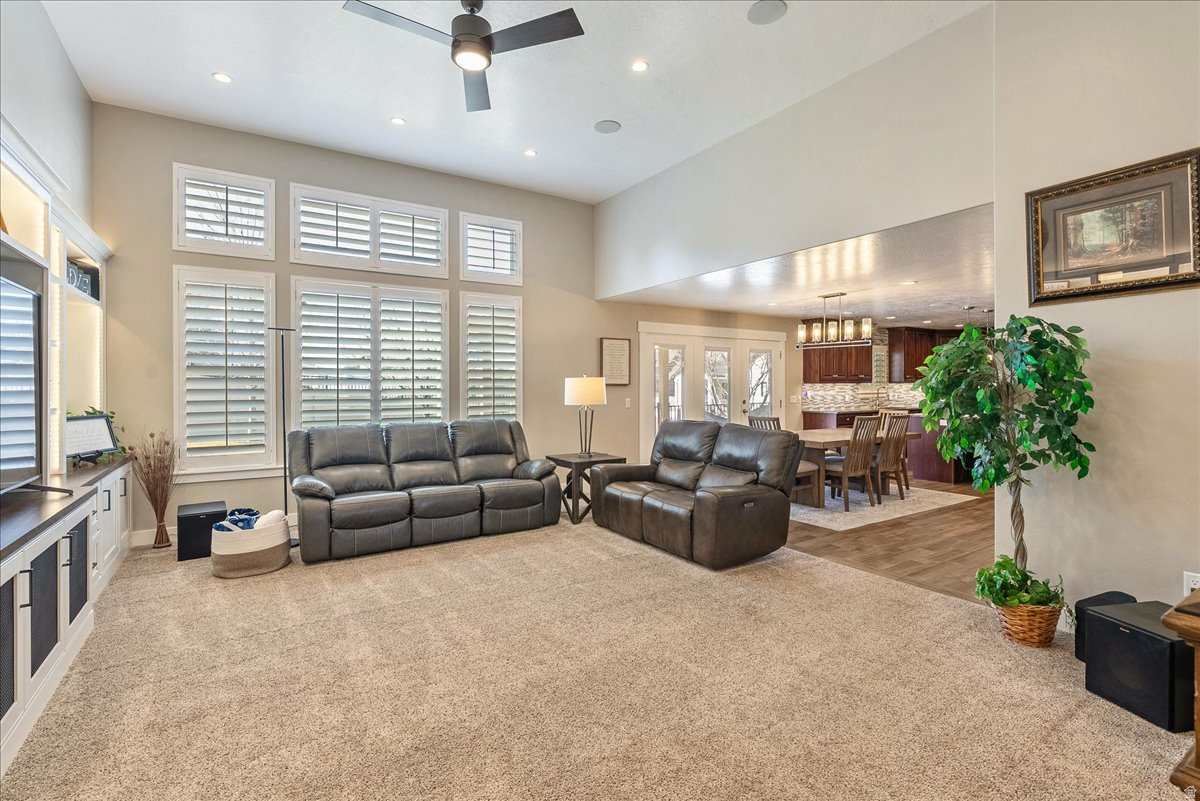 RIVER COVE - Residential