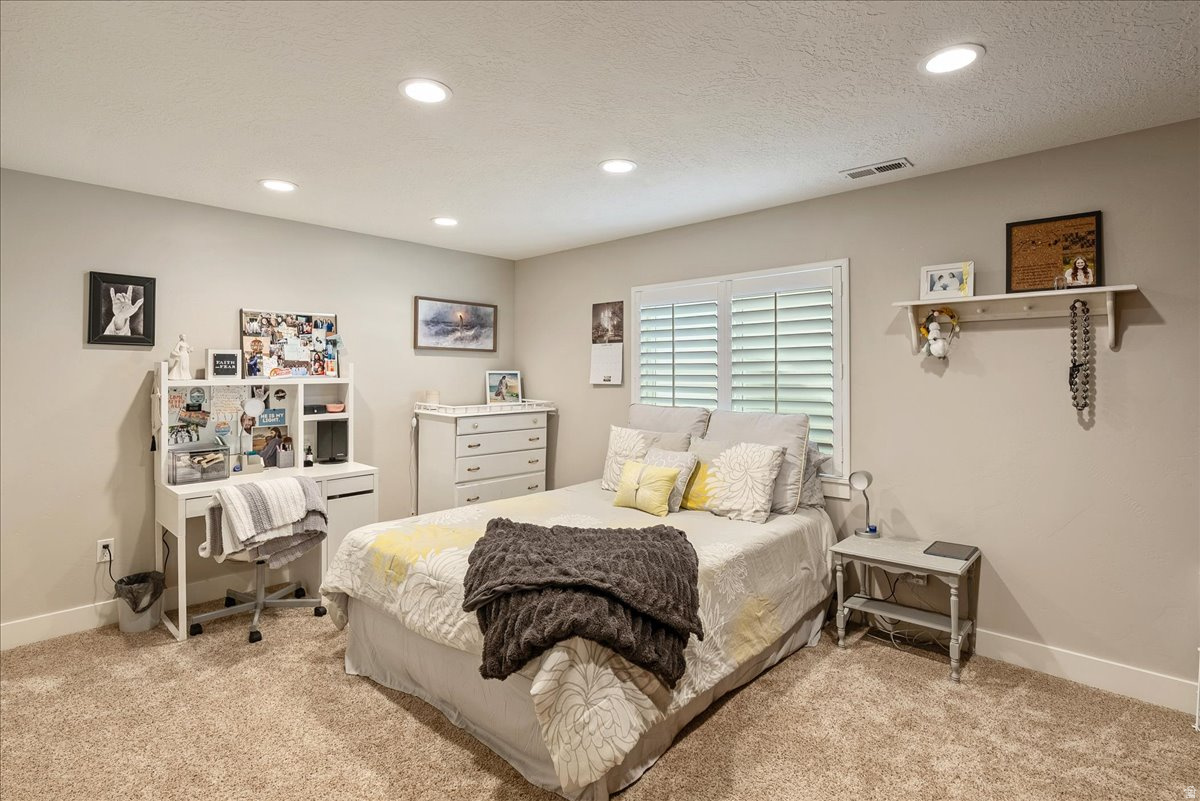 RIVER COVE - Residential