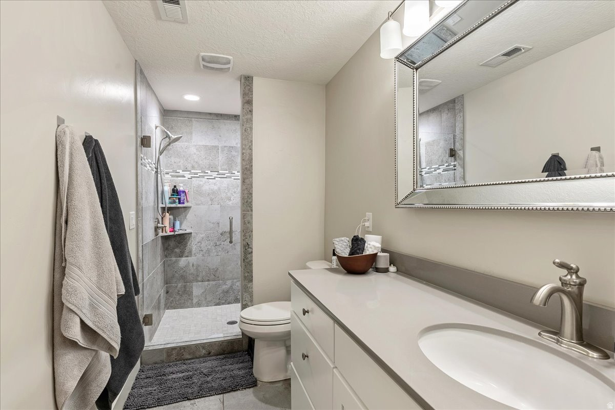 RIVER COVE - Residential