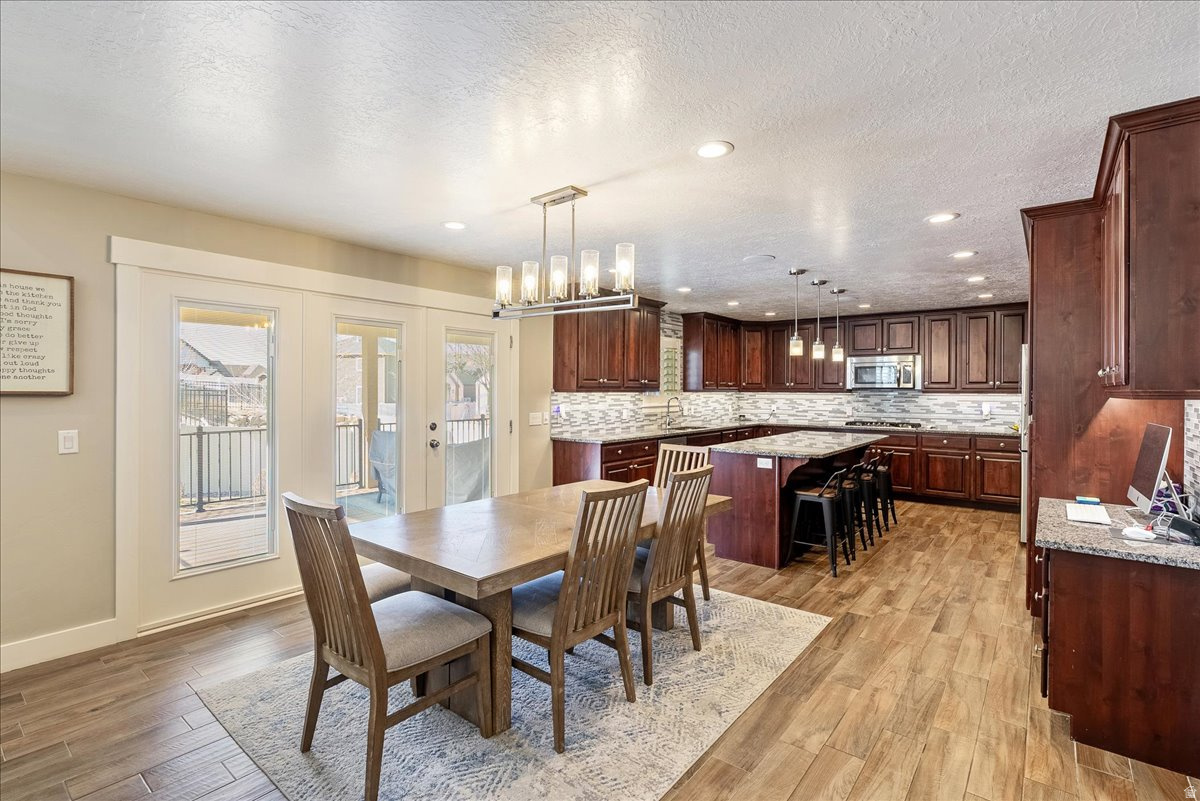 RIVER COVE - Residential