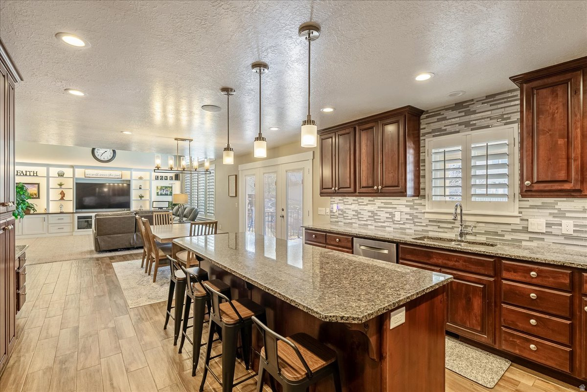 RIVER COVE - Residential