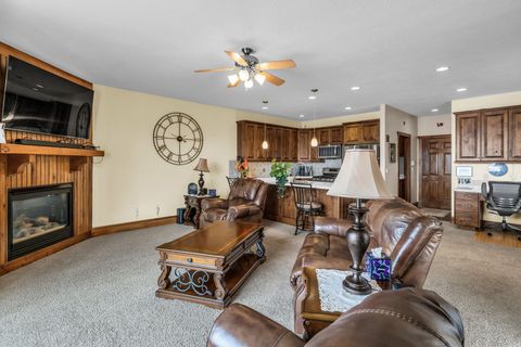 Photo of 337 E BRAYDEN WAY, Draper, UT 84020 (MLS # 2138091)