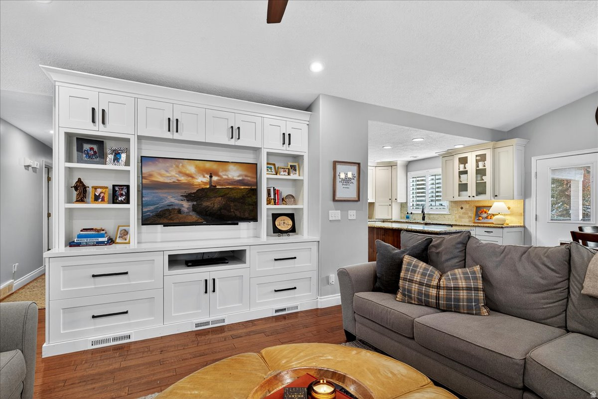 LEXINGTON PARK - Residential