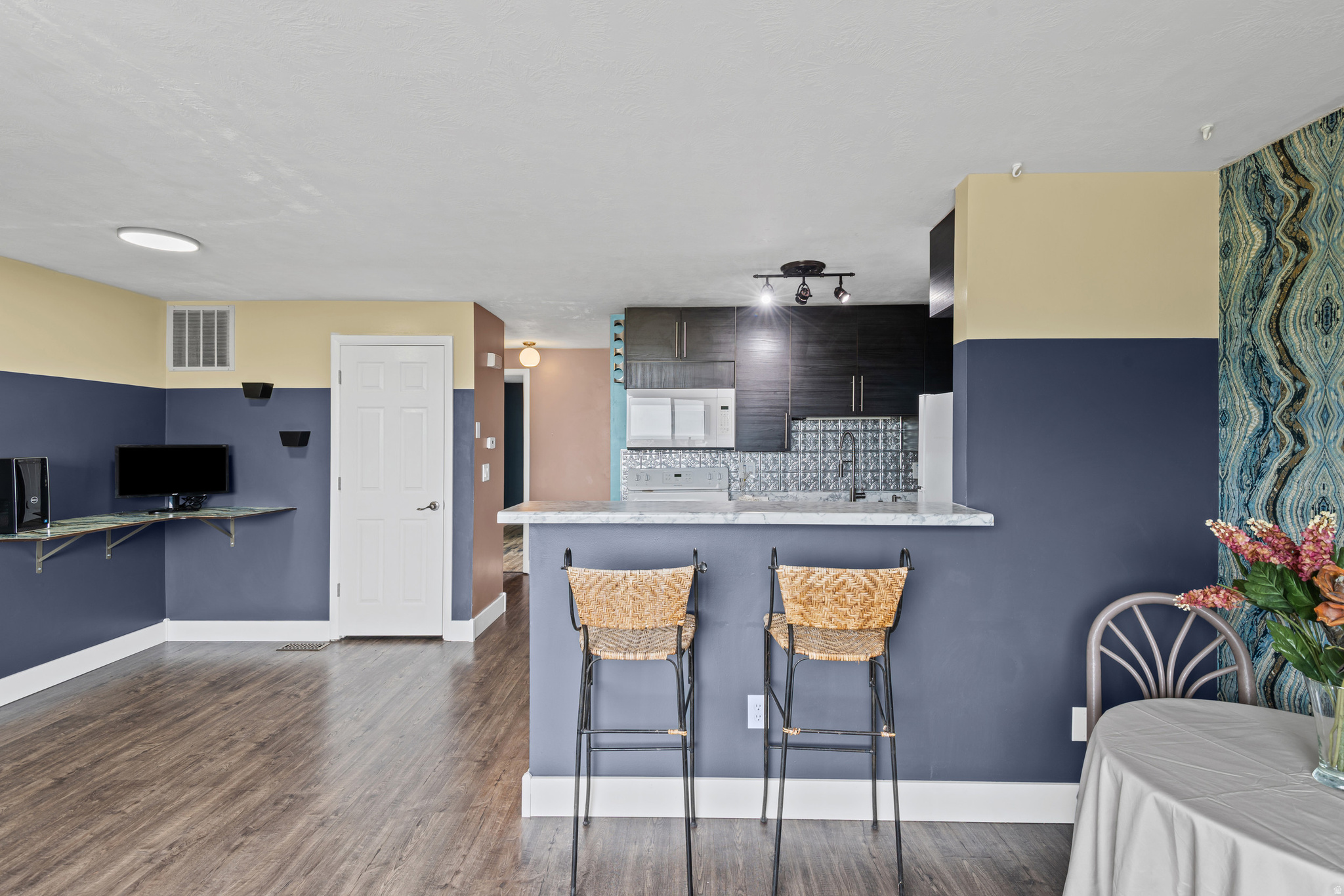 WESTGLEN VILLAGE - Residential