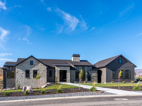 Tiny photo for 6188 E HUMMINGBIRD PT, Huntsville, UT 84317 (MLS # 2120245)