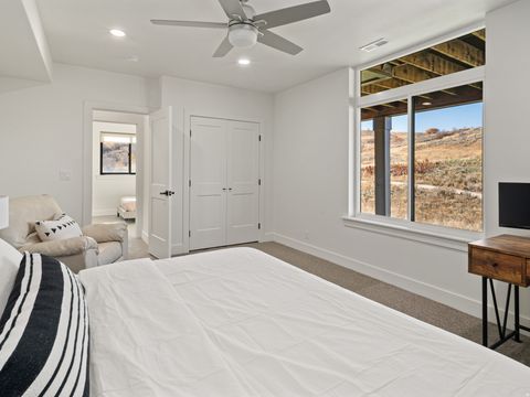 Tiny photo for 6188 E HUMMINGBIRD PT, Huntsville, UT 84317 (MLS # 2120245)