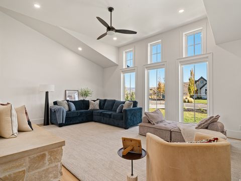 Tiny photo for 6188 E HUMMINGBIRD PT, Huntsville, UT 84317 (MLS # 2120245)